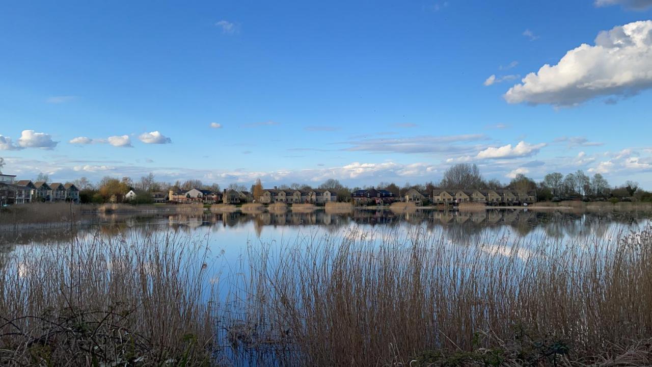 Cotswolds Lakehouse, With Hot Tub & Spa Access, Lower Mill Estate Somerford Keynes Экстерьер фото