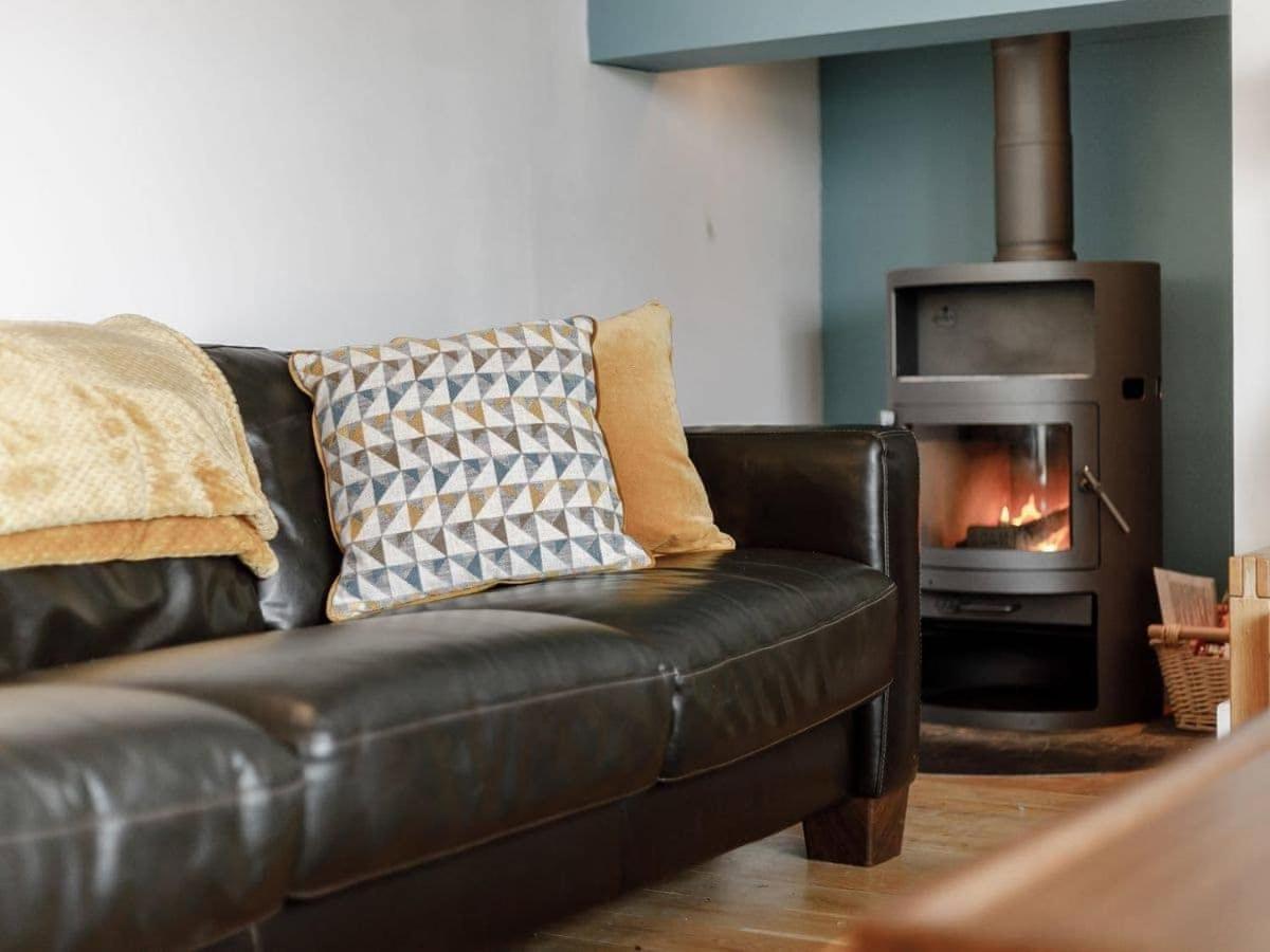 Cotswolds Lakehouse, With Hot Tub & Spa Access, Lower Mill Estate Somerford Keynes Экстерьер фото
